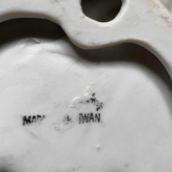 Vintage boy and girl 3D ceramic wall girl plaque - Picture 10 of 10